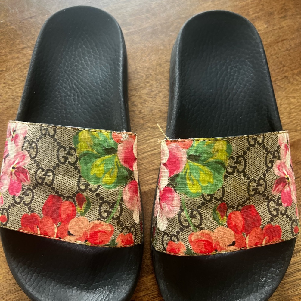 Gucci Women's Floral Slide Sandals - Black and Multicolor